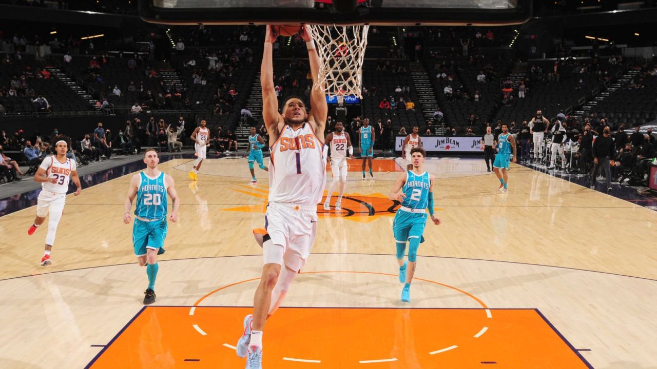Devin Booker (fot. Getty Images)