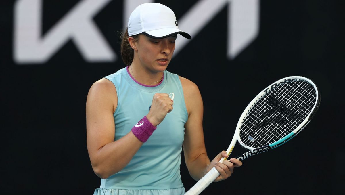 Iga Świątek w niedzielny poranek zmierzy się z Simoną Halep w meczu 4. rundy Australian Open (fot. Getty) Iga Świątek w niedzielny poranek zmierzy się z Simoną Halep w meczu 4. rundy Australian Open (fot. Getty)