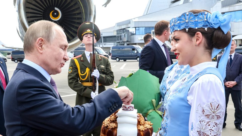 Putin przebąkuje o cięciu wydatków na wojsko