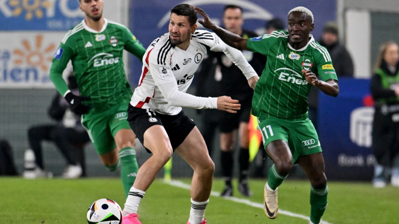 Kadr z meczu Radomiak Radom – Legia Warszawa (fot. PAP)