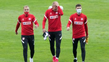 Kamil Grosicki (L), Kamil Glik (środek) nie znaleźli się w składzie na Finlandię wybranym przez kibiców (fot. Getty) Polska - Finlandia kibice wybrali skład