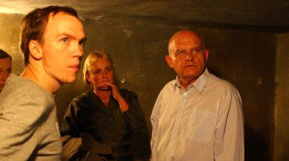 Od lewej: reżyser Jan Komasa, Kinga Preis i Adam Ferency na planie zdjęciowym (fot. Tomasz Żukowski, TVP)