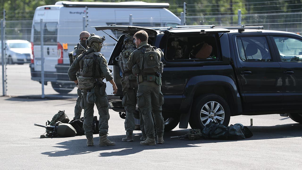 Zdaniem służb sytuacja jest bardzo poważna (fot. PAP/EPA/PER KARLSSON SWEDEN) Zdaniem służb sytuacja jest bardzo poważna (fot. PAP/EPA/PER KARLSSON SWEDEN)