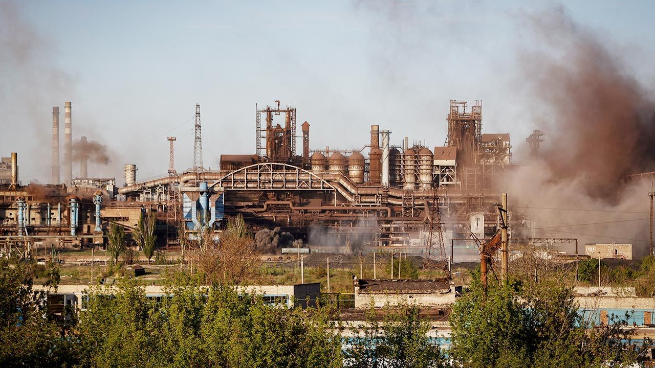 W zakładach Azowstal wciąż przebywa ponad 1000 ukraińskich żołnierzy (fot. PAP/EPA/ALESSANDRO GUERRA) W zakładach Azowstal wciąż przebywa ponad 1000 ukraińskich żołnierzy (fot. PAP/EPA/ALESSANDRO GUERRA)