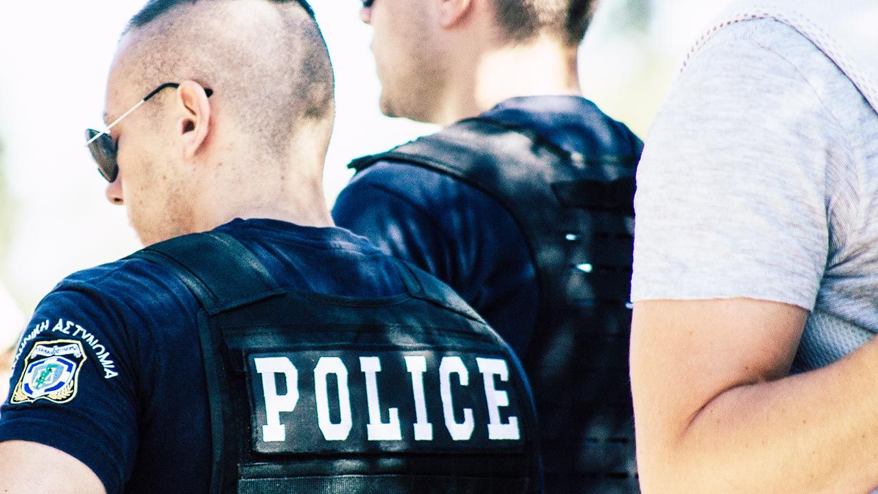 Grecka policja bada sprawę potrącenia Polki (fot. Shutterstock)
