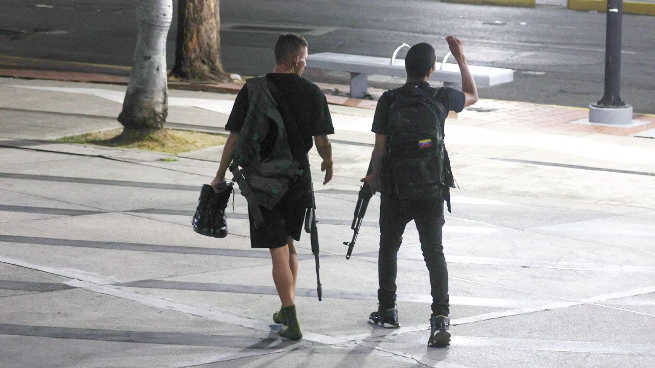 W stolicy Wenezueli, Caracas, odnotowano w sobotę nad ranem głośne eksplozje, kt&oacute;rym towarzyszyły dźwięki przypominające przelatujące samoloty &ndash; podała agencja AFP. Ponadto według...