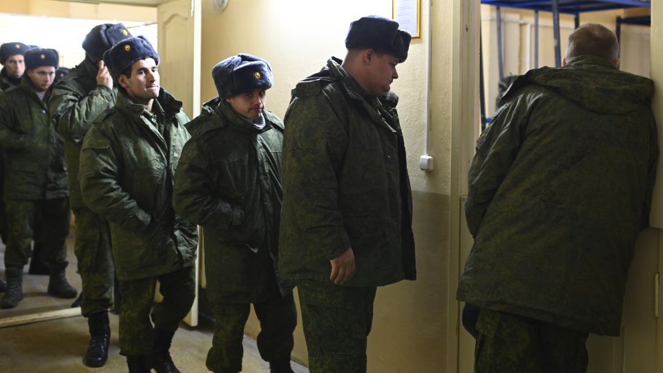 Moscow tempts Belarusians to fight war in Ukraine: media