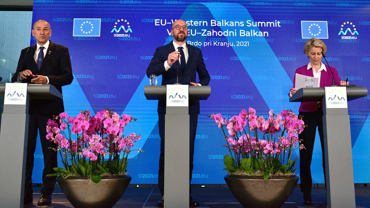 Eurodeputowani mają poruszyć ze swoimi rozmówcami m.in. kwestie związane z wartościami UE (fot. PAP/EPA/IGOR KUPLJENIK) Eurodeputowani mają poruszyć ze swoimi rozmówcami m.in. kwestie związane z wartościami UE (fot. PAP/EPA/IGOR KUPLJENIK)