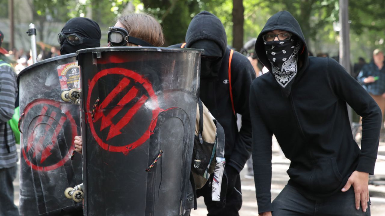 Na Stronie We The People Petycja Ws Uznania Antify Za Organizacje Terrorystyczna Zebrala Ponad 100tys Podpisow Tvp Info