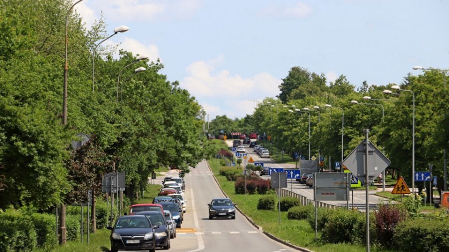Zakaz parkowania na ul. Bohaterów Warszawy w Kielcach. Czyszczona będzie jezdnia