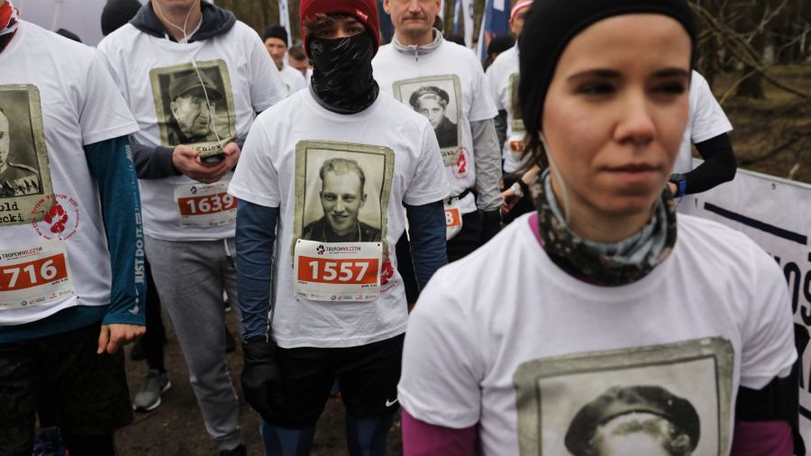 Uczestnicy 8. Biegu Pamięci Żołnierzy Wyklętych "Tropem Wilczym", który odbył się 1 marca 2020 r. w Warszawie. Fot. PAP/Tomasz Gzell