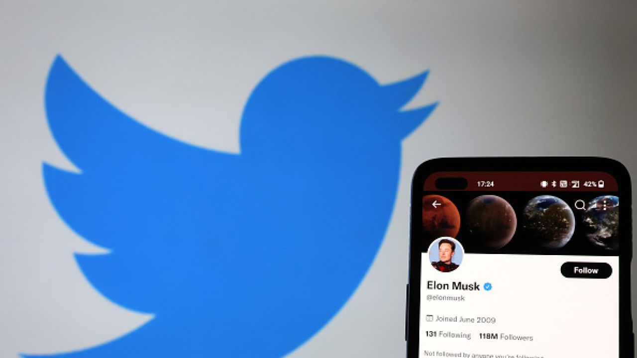 Elon Musk wprowadza kolejne zmiany na Twitterze (fot. Nathan Stirk/Getty Images)