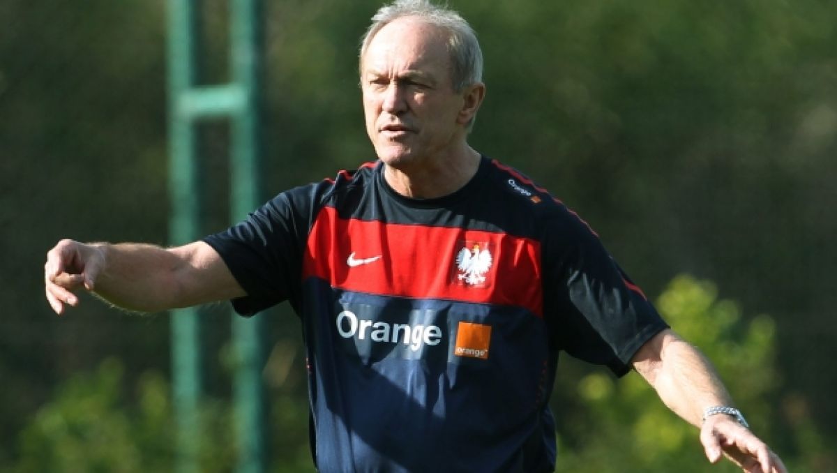 – Mam do trenera Franciszka Smudy pełne zaufanie – deklaruje prezes Grzegorz Lato (fot. PAP) – Mam do trenera Franciszka Smudy pełne zaufanie – deklaruje prezes Grzegorz Lato (fot. PAP)