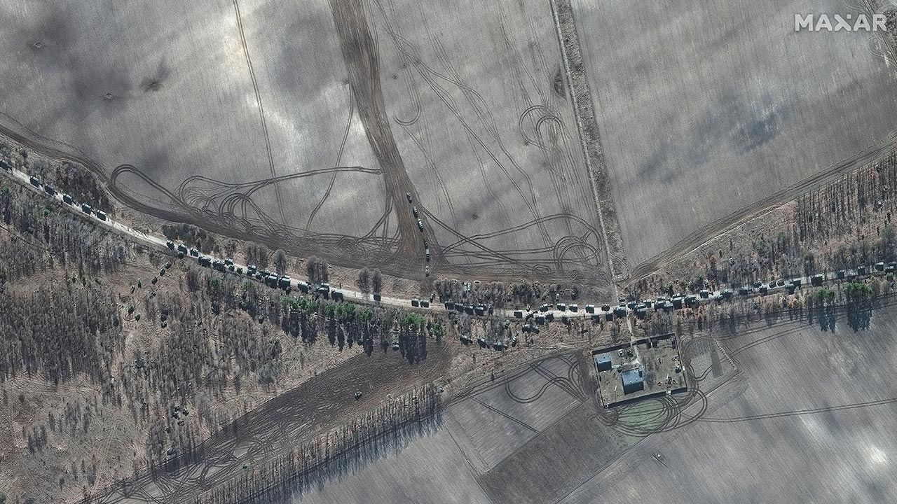 BBC: Cum s-a îndreptat un convoi blindat rus spre Kiev în primele zile ale războiului [ANALIZA]