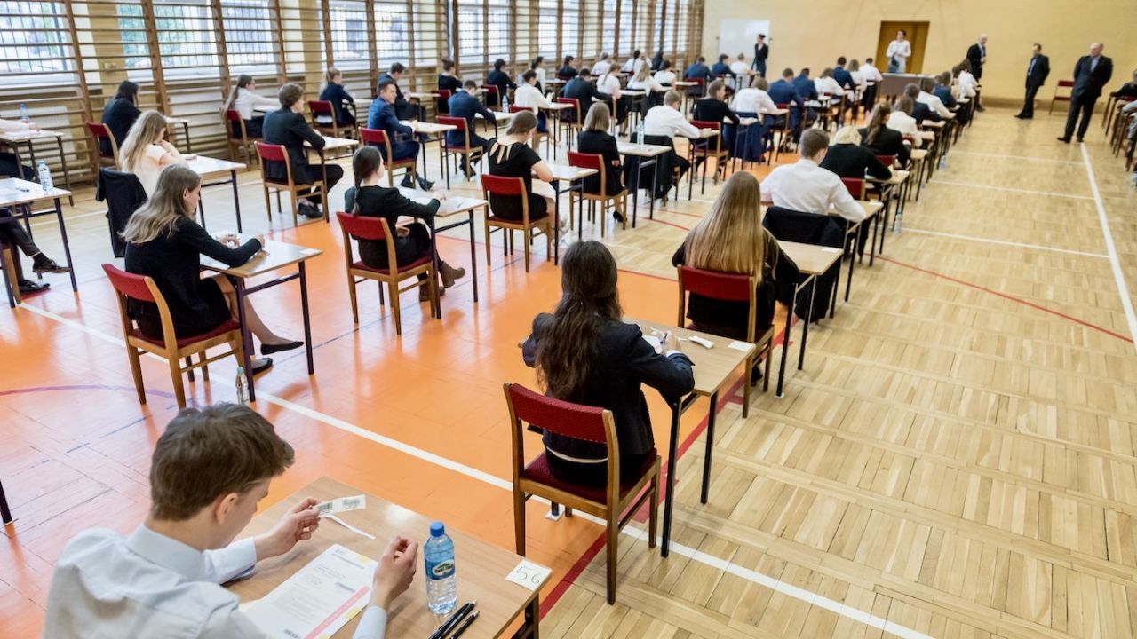 Egzaminy maturalne rozpoczną się 8 czerwca (fot. arch.PAP/Tytus Żmijewski) Egzaminy maturalne rozpoczną się 8 czerwca (fot. arch.PAP/Tytus Żmijewski)