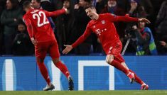 Bayern Monachium. Robert Lewandowski w trakcie meczu Ligi Mistrzów (fot. Getty)