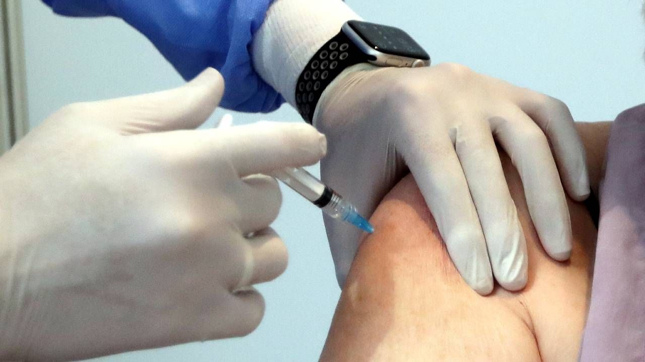 Praparat Novavax to rekombinowana szczepionka podjednostkowa (fot. PAP/EPA/FEHIM DEMIR)