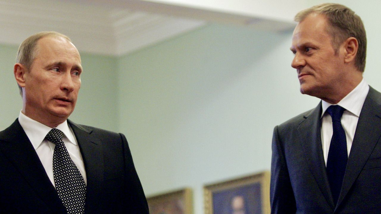 Władimir Putin i Donald Tusk (fot. Sasha Mordovets/Getty Images)