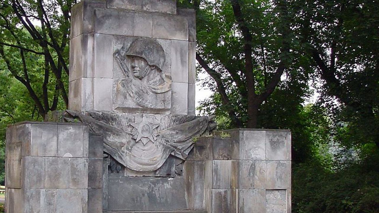 Pomnik Wdzięczności Żołnierzom Armii Radzieckiej w Parku Skaryszewskim w Warszawie(fot. Wikipedia/cc)