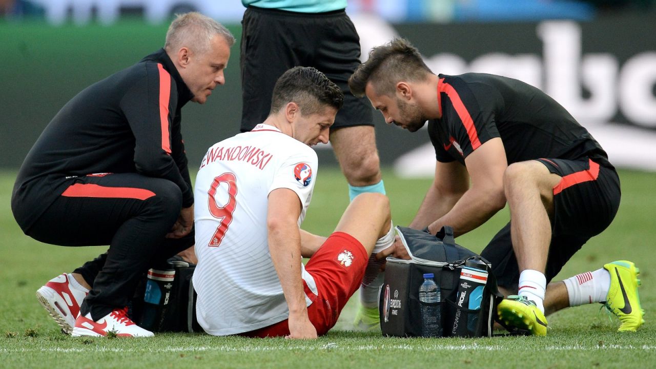 Jacek Jaroszewski i Robert Lewandowski (fot. PAP).