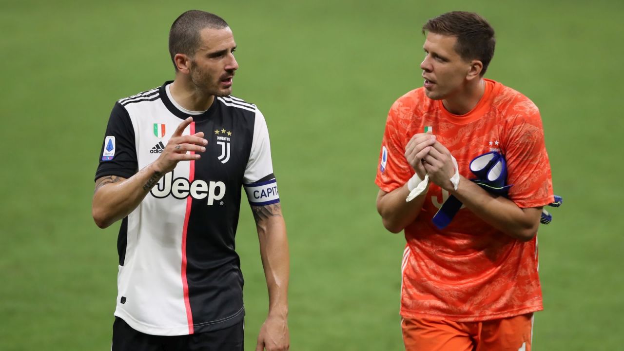 Leonardo Bonucci (z lewej) pozwał Juventus (fot. Getty)
