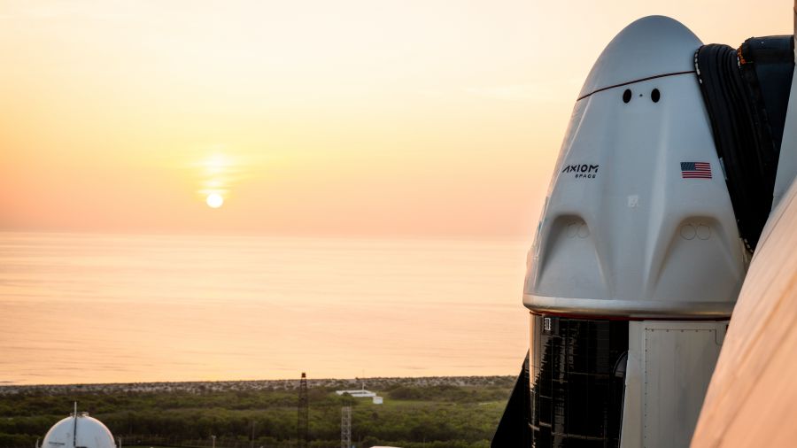  SpaceX: lot w kosmos Sławosza Uznańskiego-Wiśniewskiego przełożony/Fot. SpaceX
