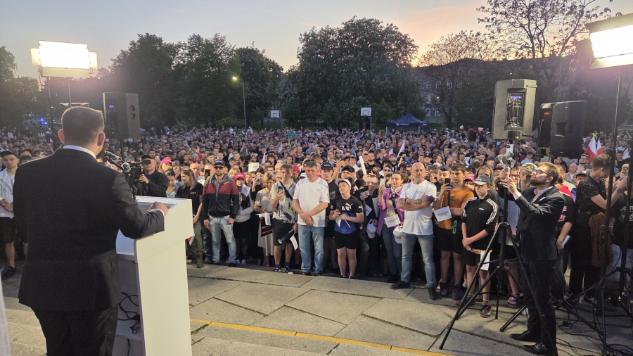 Sławomir Mentzen spotkał się dzisiaj z wyborcami także w Jaworznie, Mysłowicach i Sosnowcu.  Fot. TVP3 Katowice
