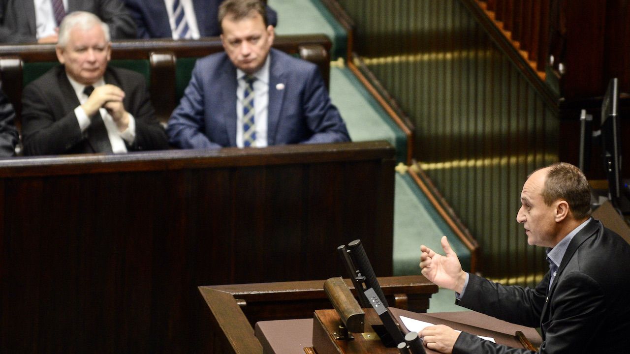 Paweł Kukiz jest w częstych kontakcie z Jarosławem Kaczyńskim (fot. arch.PAP/J.Kamiński) Paweł Kukiz jest w częstych kontakcie z Jarosławem Kaczyńskim (fot. arch.PAP/J.Kamiński)