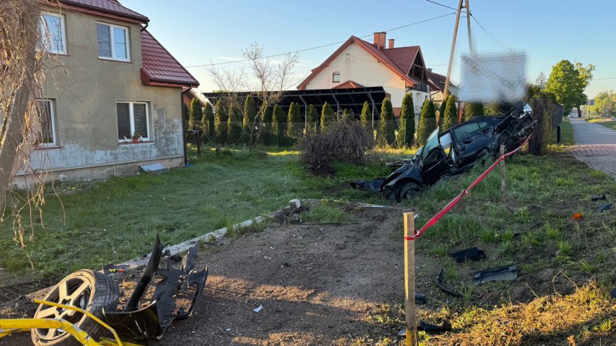 Pijany kierowca śmiertelnie potrącił pieszego na chodniku w Pieckach pod Mrągowem (fot. x.com/@KWP_Olsztyn)