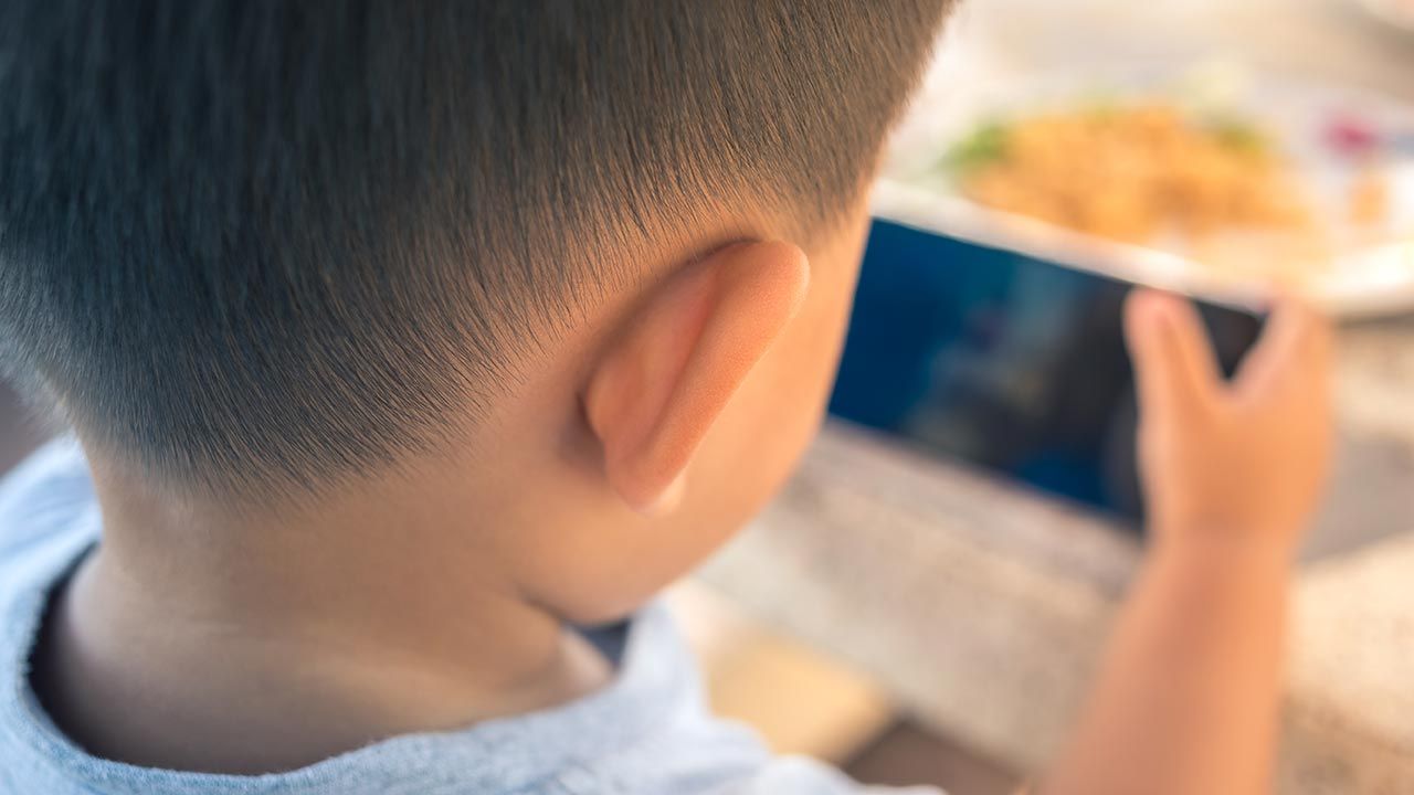 Edukacja dzieci z autyzmem jest dużym wyzwaniem (fot. Shutterstock/pratan ounpitipong) Edukacja dzieci z autyzmem jest dużym wyzwaniem (fot. Shutterstock/pratan ounpitipong)
