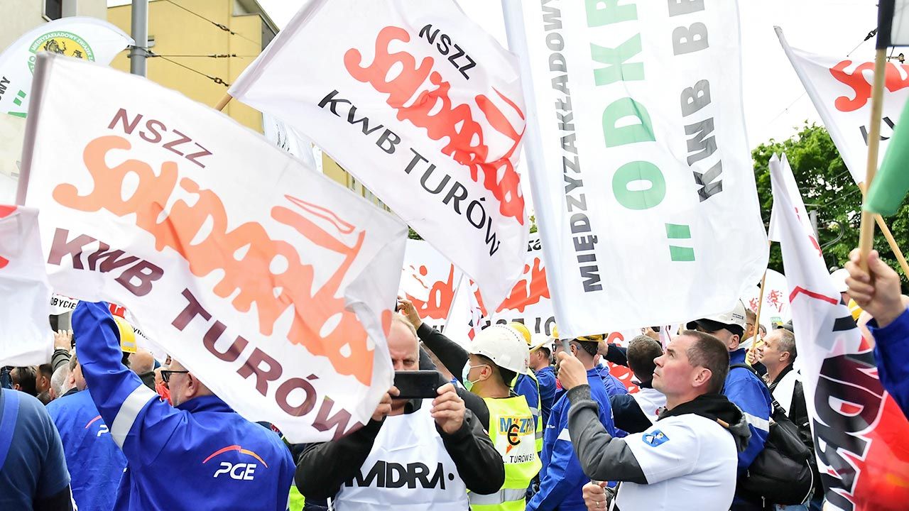 Protest KM NSZZ „Solidarność w Turowie (fot. PAP/Maciej Kulczyński) Protest KM NSZZ „Solidarność w Turowie (fot. PAP/Maciej Kulczyński)