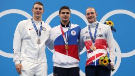 Ryan Murphy (L) na olimpijskim podium. W środku Jewgienij Ryłow (fot. Getty) Ryan Murphy (L) na olimpijskim podium. W środku Jewgienij Ryłow (fot. Getty)