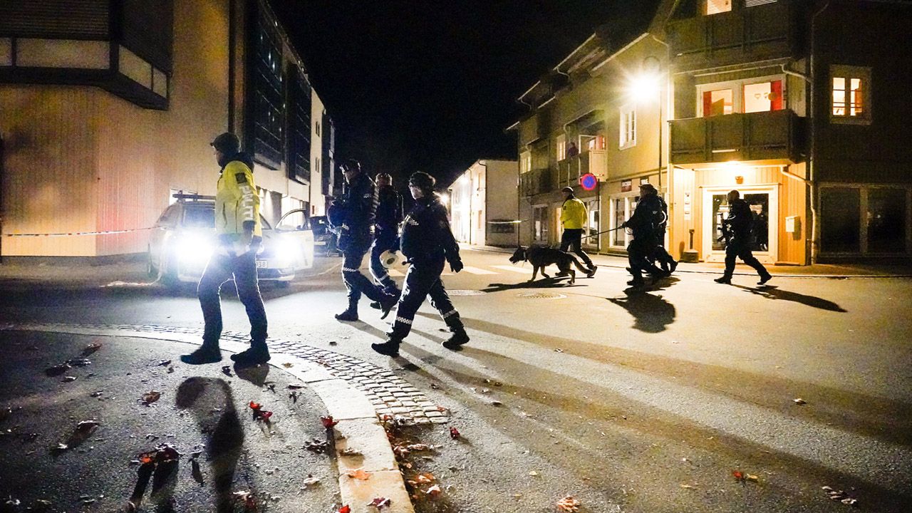 Motyw działania sprawcy nie jest znany (fot. PAP/EPA/H.MOSVOLD LARSEN) Motyw działania sprawcy nie jest znany (fot. PAP/EPA/H.MOSVOLD LARSEN)