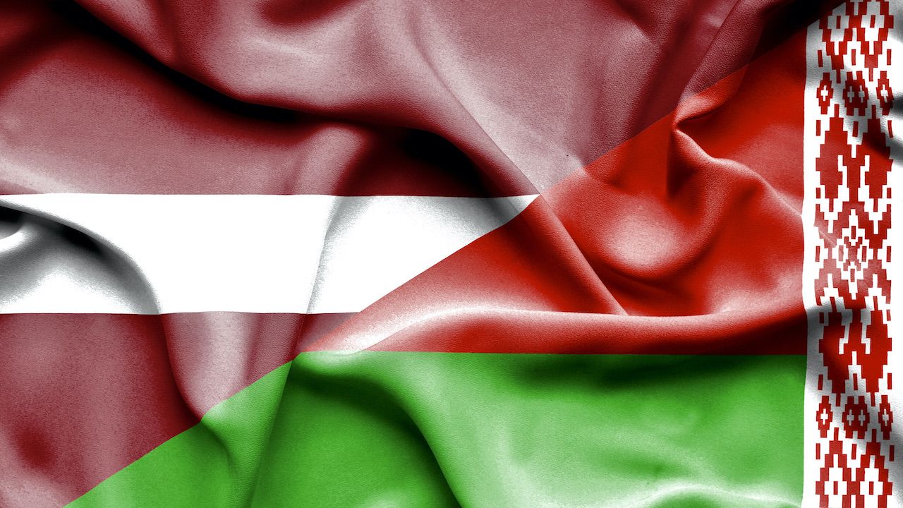 Łotwa odpowiada Białorusi i wydala dyplomatów (fot. Shutterstock/Aleksandar Mijatovic)