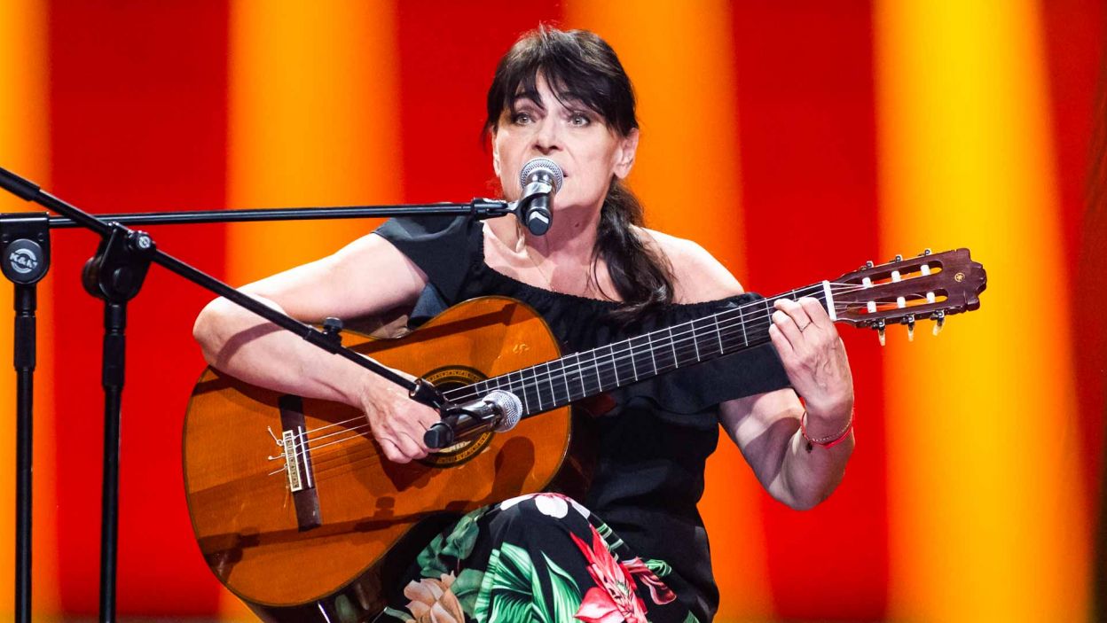 Barbara Gołaska zmierzyła się z wymagającą piosenką „Bal u Posejdona” Anny German. Jej talent doceniła Alicja Majewska i to właśnie w jej drużynie Barbara powalczy o zwycięstwo.al u Posejdona” Anny German. Wybrała drużynę Alicji Majewskiej. Fot. Natasza Młudzik/ TVP