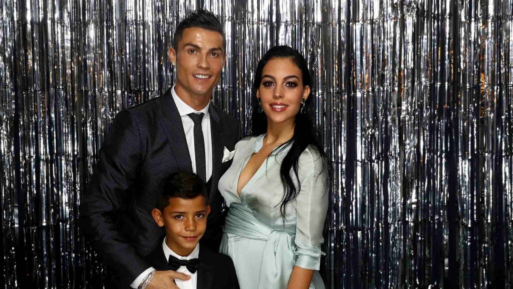 Cristiano Ronaldo podkreśla w wielu wywiadach, że rodzina jest dla niego najważniejsza. Fot. Alexander Hassenstein - FIFA/Getty Images