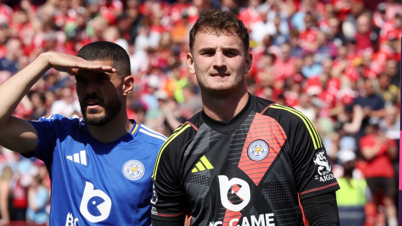 Jakub Stolarczyk w barwach Leicester City (fot. Getty).