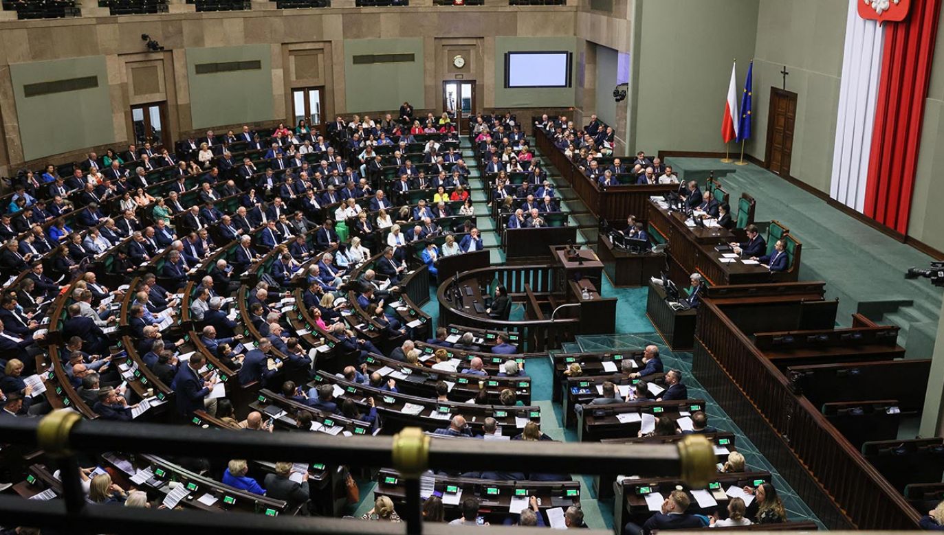 Jak wyglądałby Sejm, gdyby wybory odbyły się teraz? (fot.  PAP/Leszek Szymański)