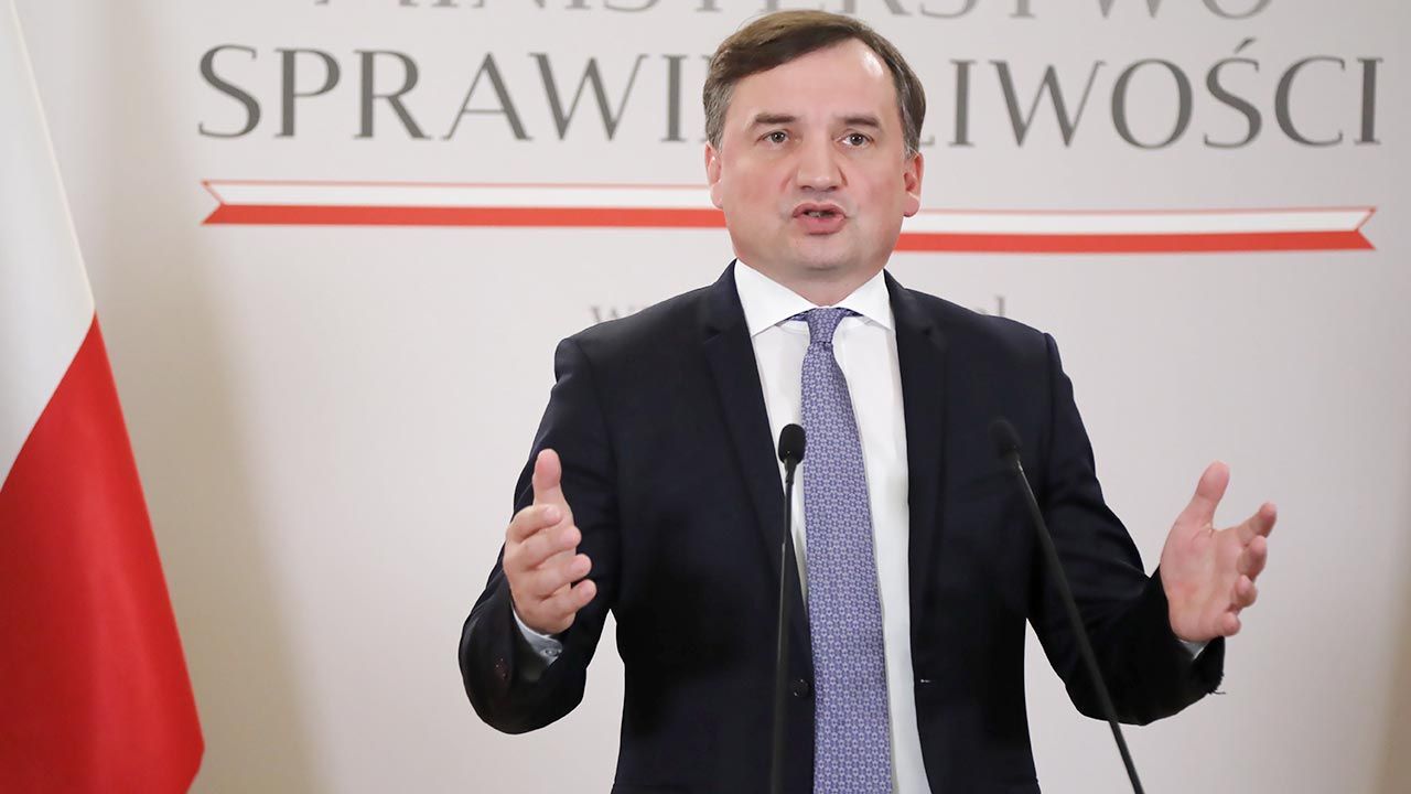 Minister sprawiedliwości Zbigniew Ziobro (fot. PAP/Wojciech Olkuśnik) Minister sprawiedliwości Zbigniew Ziobro (fot. PAP/Wojciech Olkuśnik)
