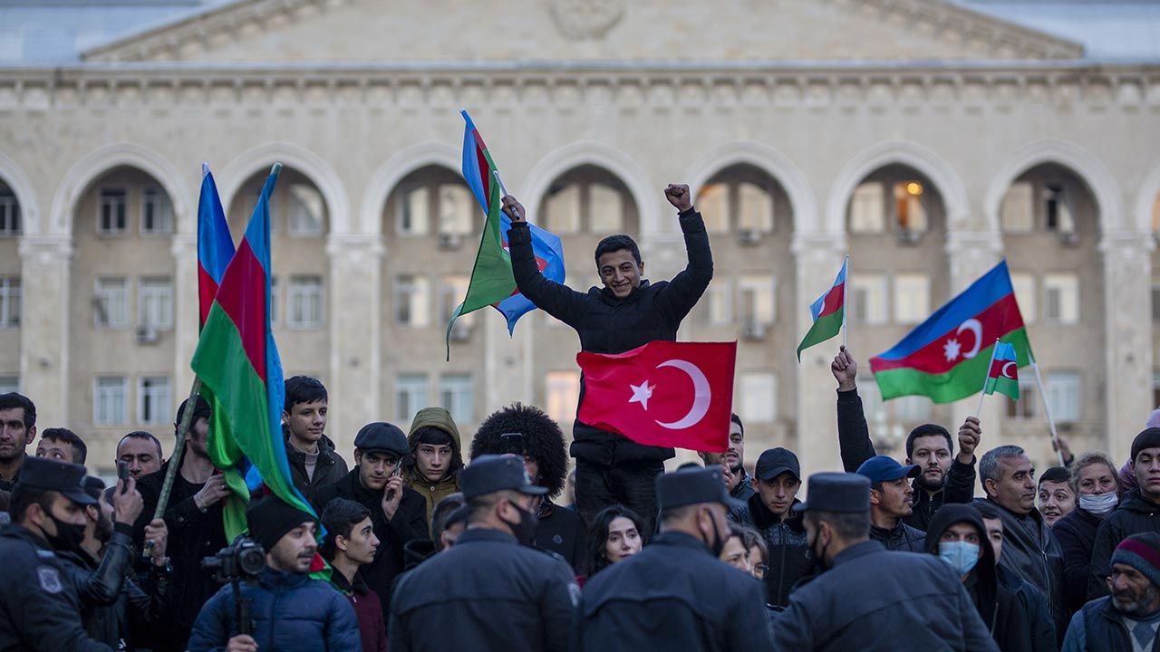 W tej operacji naprawdę wygrały Turcja i Rosja (fot. Arif Hudaverdi Yaman/Anadolu Agency via Getty Images) W tej operacji naprawdę wygrały Turcja i Rosja (fot. Arif Hudaverdi Yaman/Anadolu Agency via Getty Images)