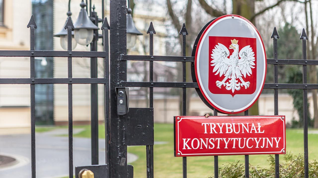 Premier złoży wniosek do TK (fot. Shutterstock/Grzegorz Czapski) Premier złoży wniosek do TK (fot. Shutterstock/Grzegorz Czapski)