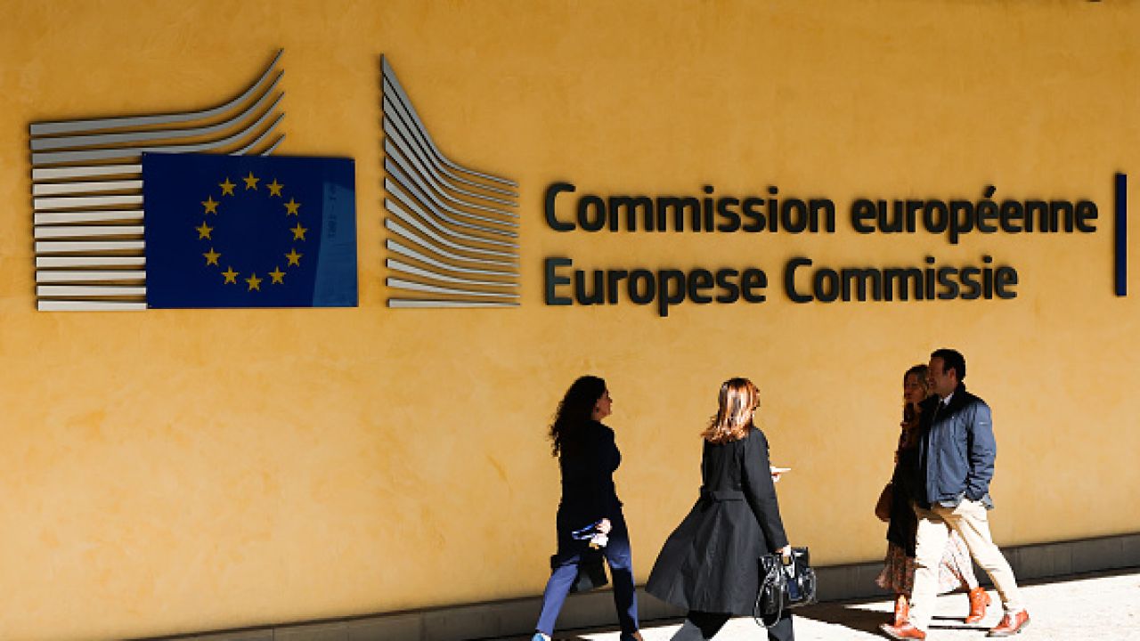 W co gra Komisja Europejska? (fot. Jakub Porzycki/NurPhoto via Getty Images)