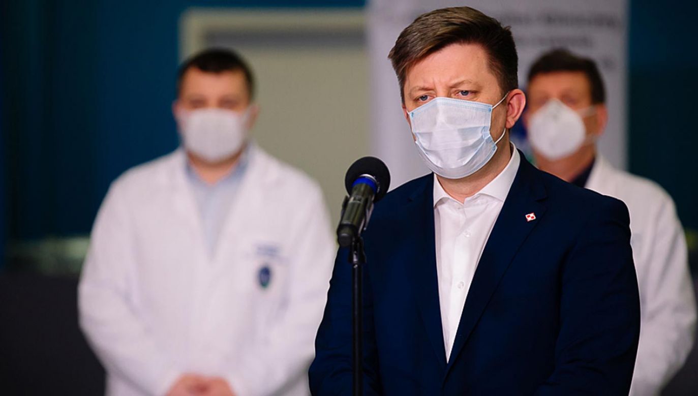 Koronawirus Szczepionka Jak I Kiedy Zapisac Sie Szczepienie Przeciw Covid 19 Jest Infolinia I Inne Mozliwosci Wyjasnia Je Minister Michal Dworczyk Szef Krpm Tvp Info Tvp Info