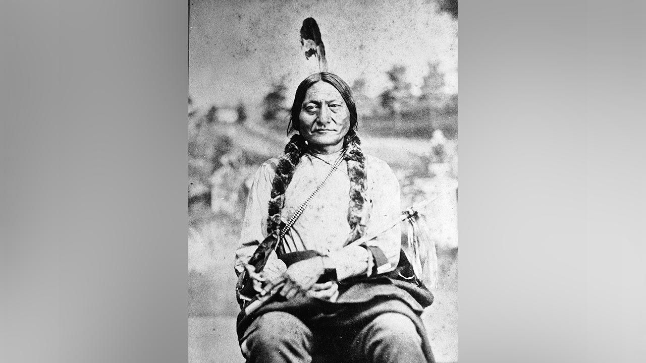 Wódz Siedzący Byk wraz z Szalonym Koniem poprowadził Indian do zwycięstwa nad Little Bighorn (fot. O.S.Goff/Hulton Archive/Getty Images)