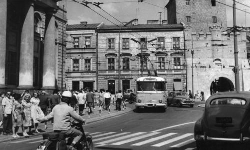 Lublin 07.1964. Brama Krakowska. (fot. arch.PAP/Edmund Uchymiak)