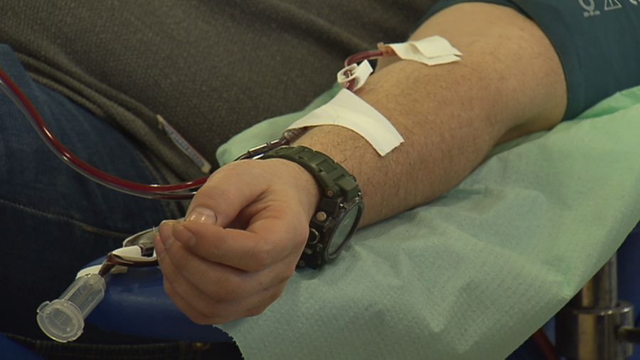 Płynny składnik krwi na wagę życia. Pierwsi wyleczeni z COVID ...