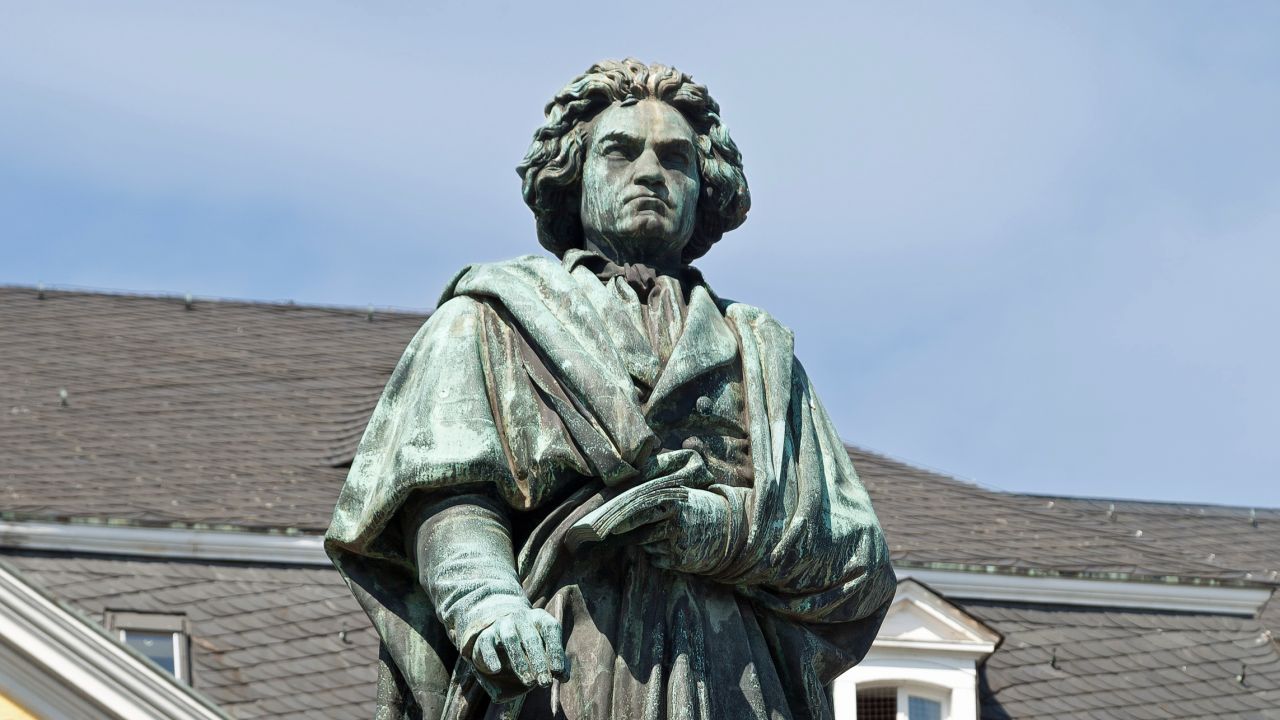 Pomnik Ludwiga van Beethovena w Bonn (fot. Wikimedia)