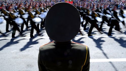 Беларусские военные участвуют в параде в честь Дня Победы в Минске