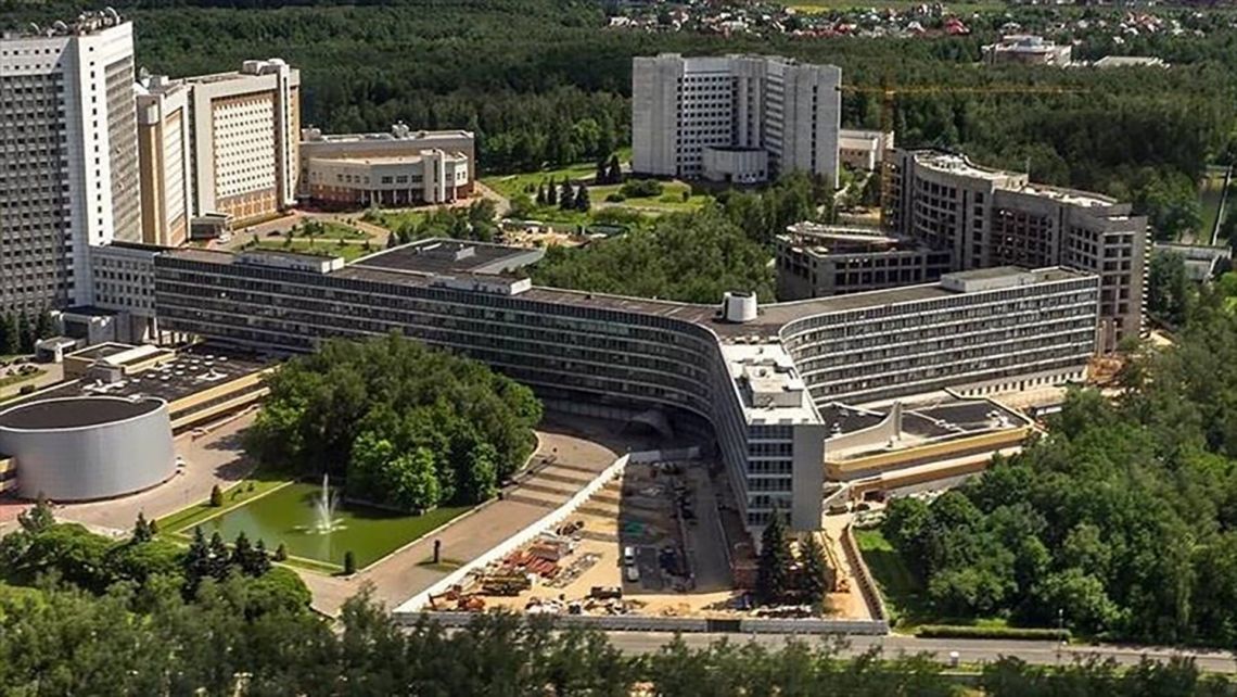Флаги России и США