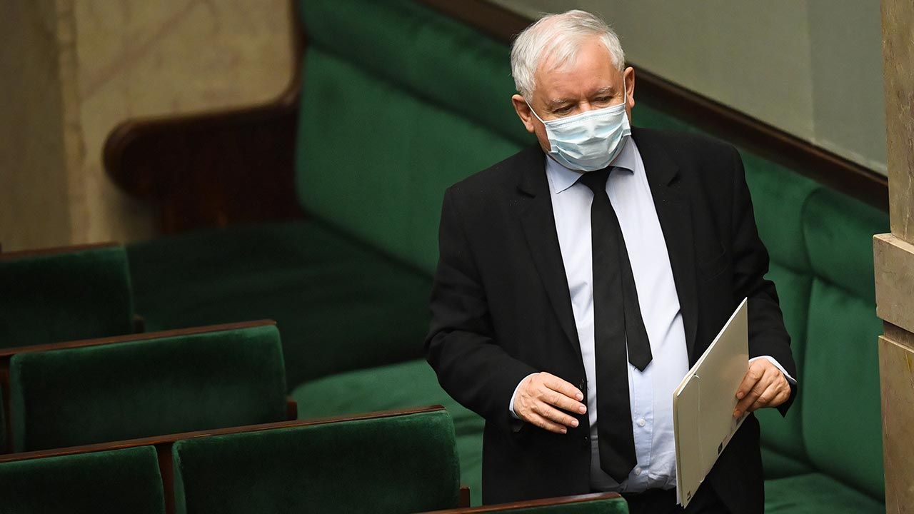 Jarosław Kaczyński zabrał też głos ws. kandydata PO i możliwości jego zmiany fot. PAP/Radek Pietruszka)